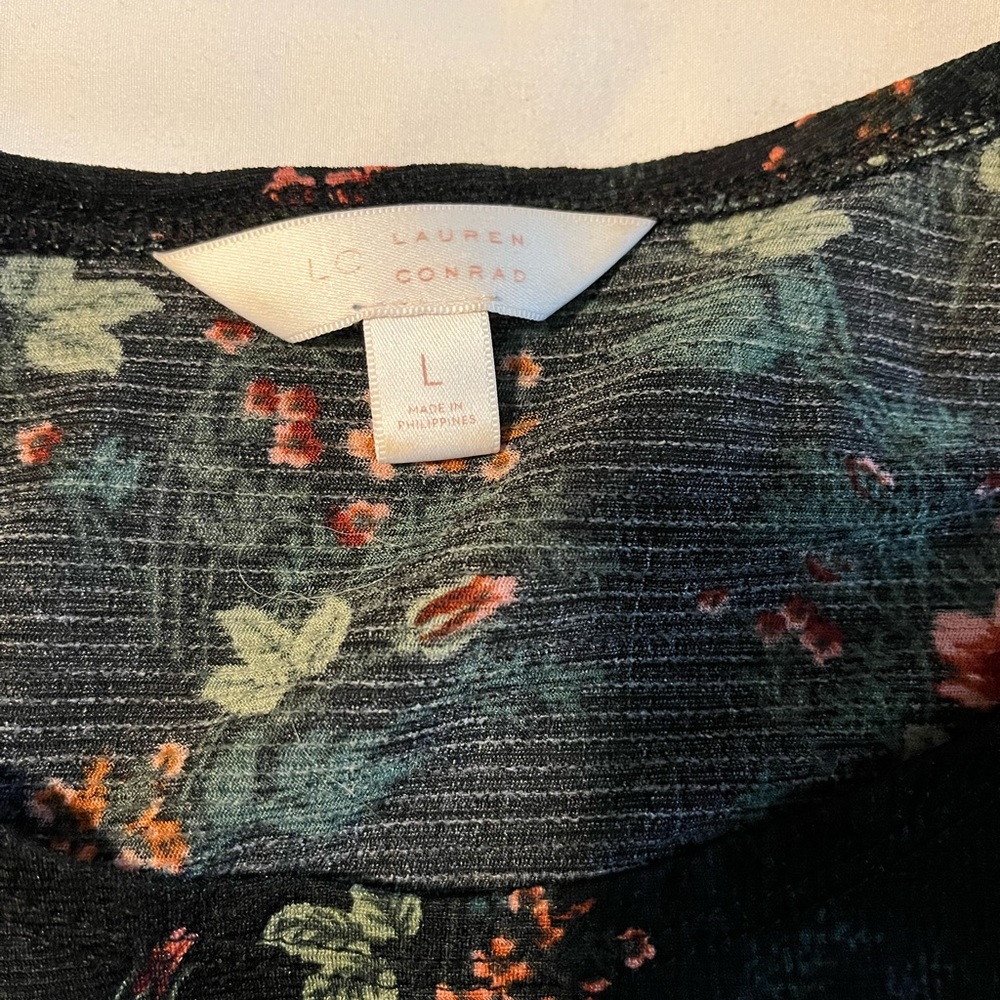 Lauren Conrad black floral peep shoulder top - Picture 2 of 2